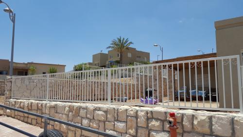גדר: תמונה מס' 197