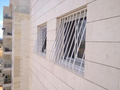 סורגים בטן: תמונה מס' 174 קטגוריה:A