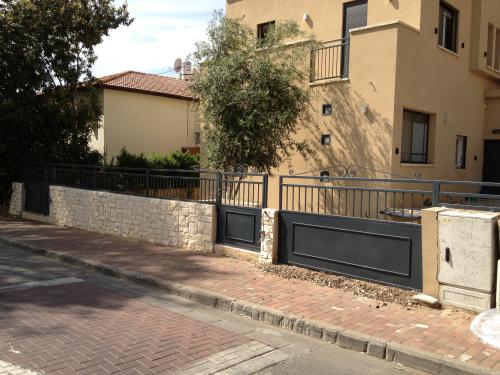 שערים וגדרות: תמונה מס' 119