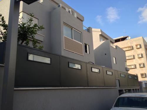 גדר פח בשילוב זכוכית: תמונה מס' 127