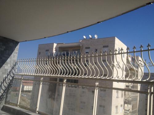הגבהת מעקה מרפסת: תמונה מס' 200 קטגוריה:D